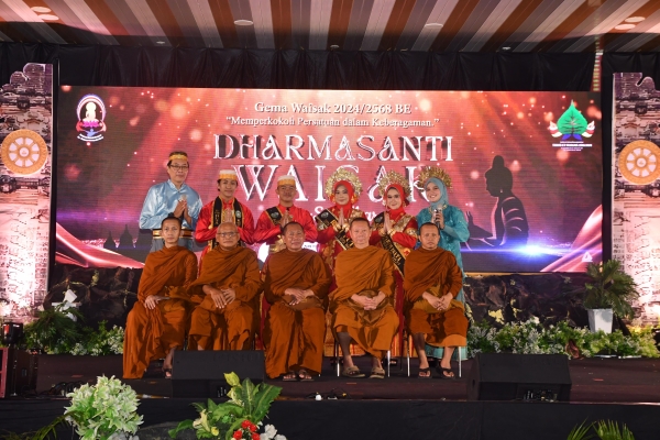 Duta Pariwisata ambil peran dalam Puncak Peringatan Hari Raya Waisak Kota Parepare
