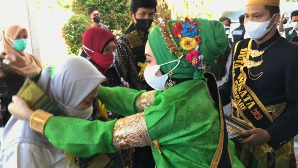Tari Bosara Sambut Kedatangan Tim Verifikasi Kota Sehat Di Parepare