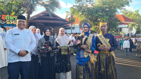 Duta Pariwisata Parepare bertugas pada penyambutan di Rumah Jabatan Walikota Parepare